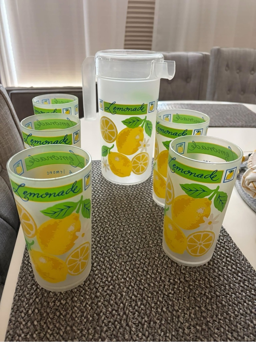 Vintage style Lemonade Set with Pitcher and drinking cups